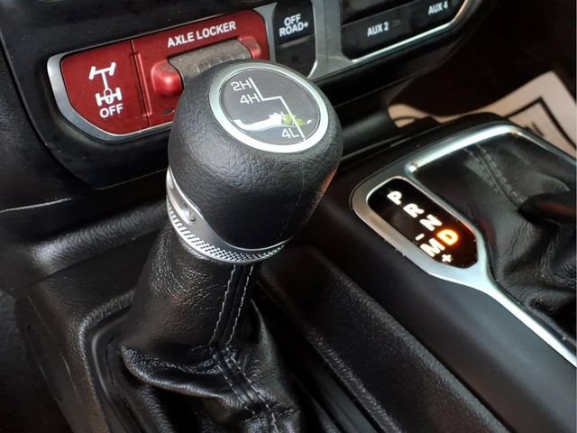 Used 2024 Jeep Gladiator Mojave w/ Safety Group AWD/4WD image 14