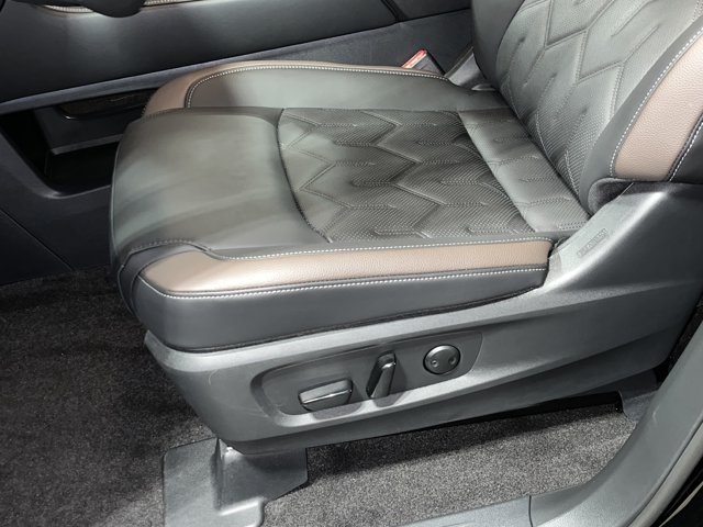 New 2026 Nissan Pathfinder Platinum w/ Cargo Package AWD/4WD image 31