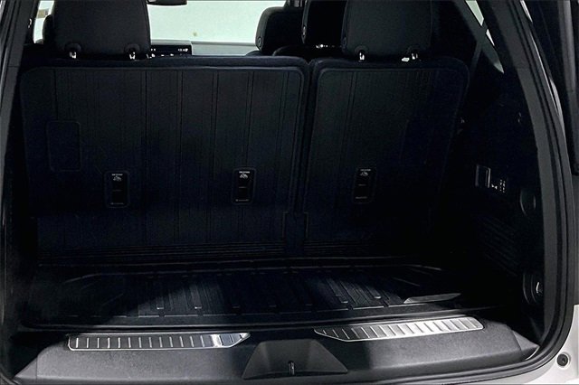 Used 2025 GMC Yukon Denali w/ Sun & Power Step Package image 38