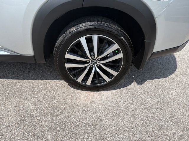 Used 2025 Nissan Pathfinder Platinum w/ Cargo Package image 41