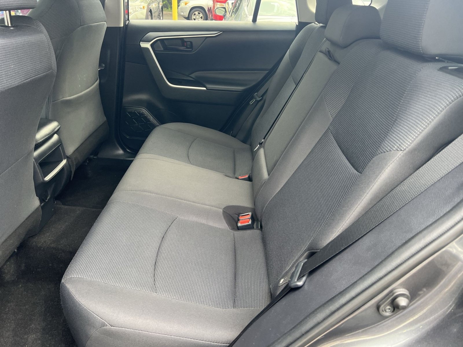 Used 2019 Toyota RAV4 LE AWD/4WD image 25