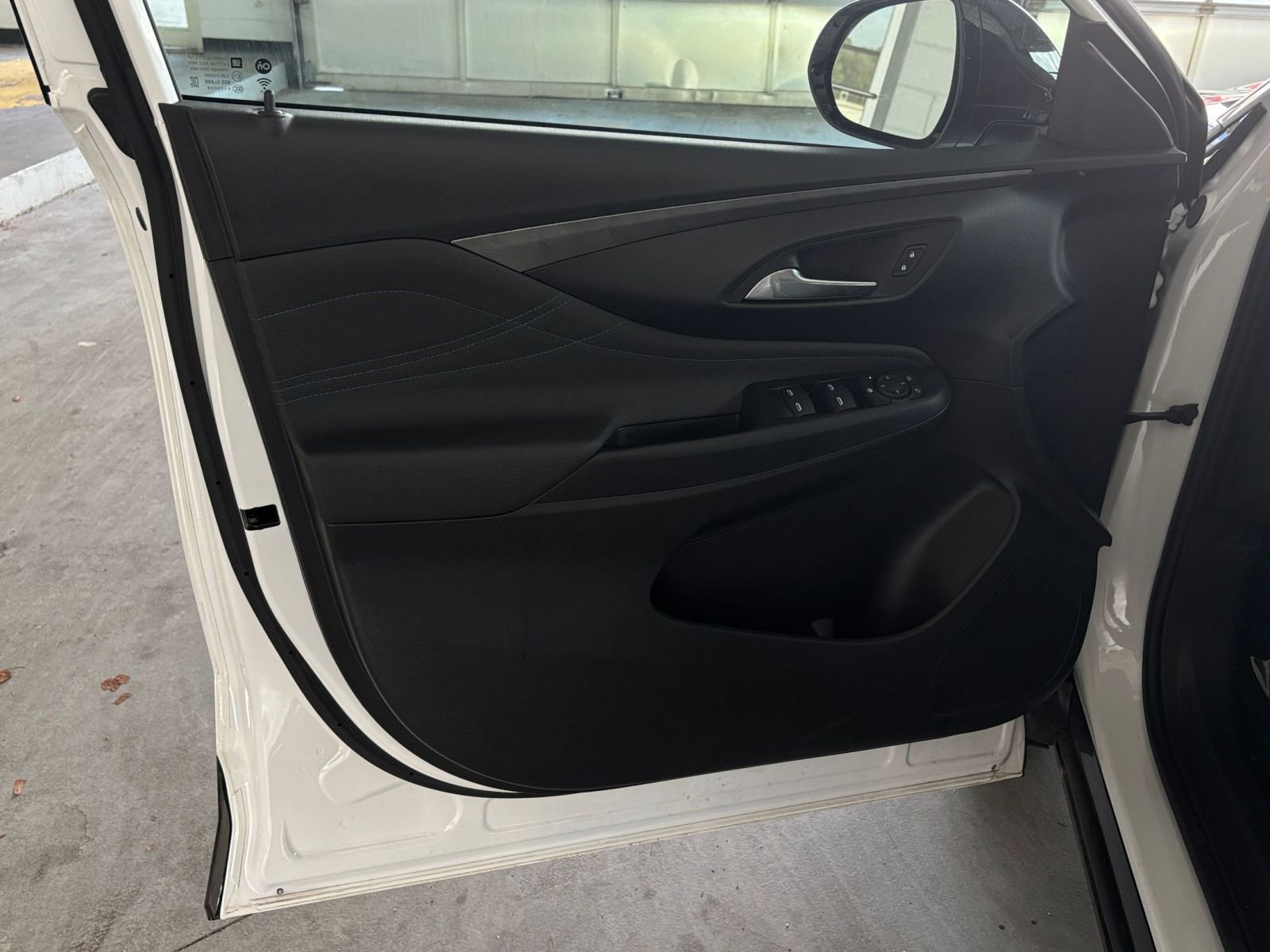 Used 2025 Buick Envista Sport Touring image 20