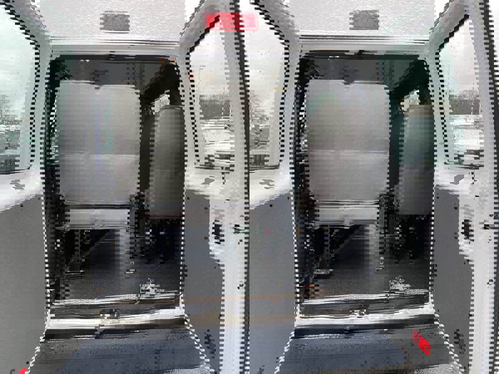 Used 2011 Ford E-350 and Econoline 350 Extended Super Duty w/ PWR Group image 5