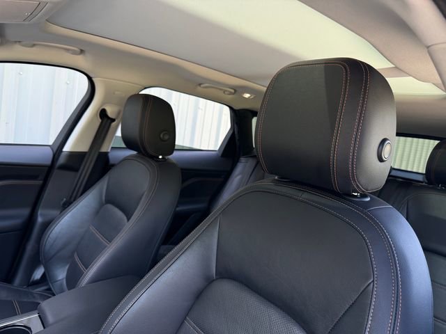 Used 2017 Jaguar F-PACE Prestige image 14