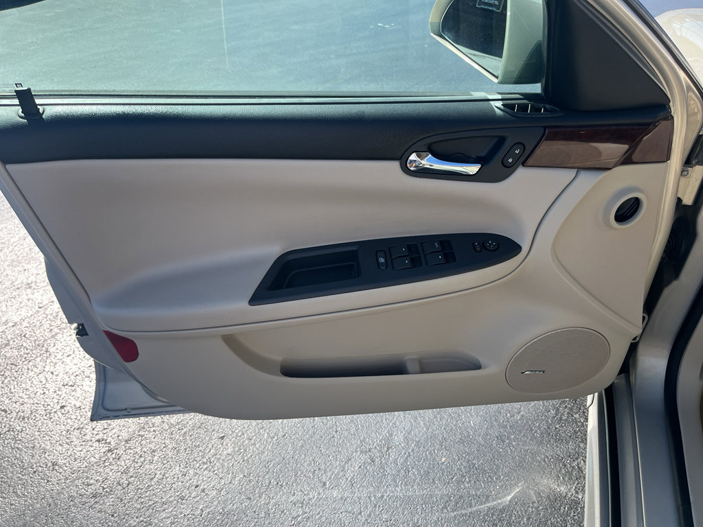 Used 2011 Chevrolet Impala LT w/ Luxury Edition Package FWD image 9