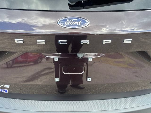 Used 2023 Ford Escape Active w/ Tech Pack #1 AWD/4WD image 9