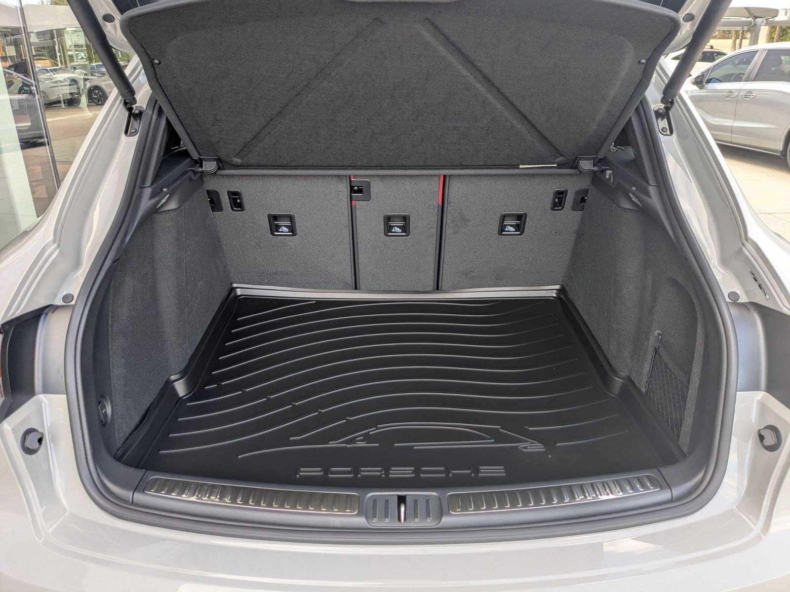 New 2026 Porsche Macan S image 23