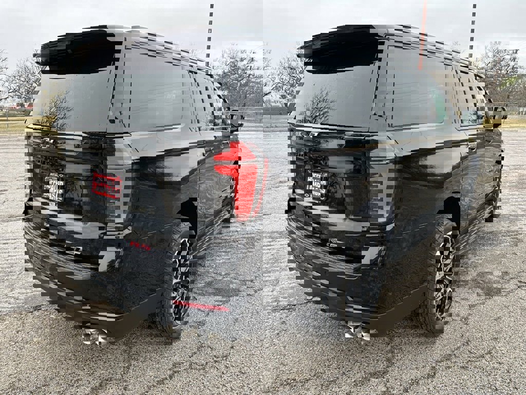 New 2026 Chevrolet Suburban RST w/ RST Capability Package image 4