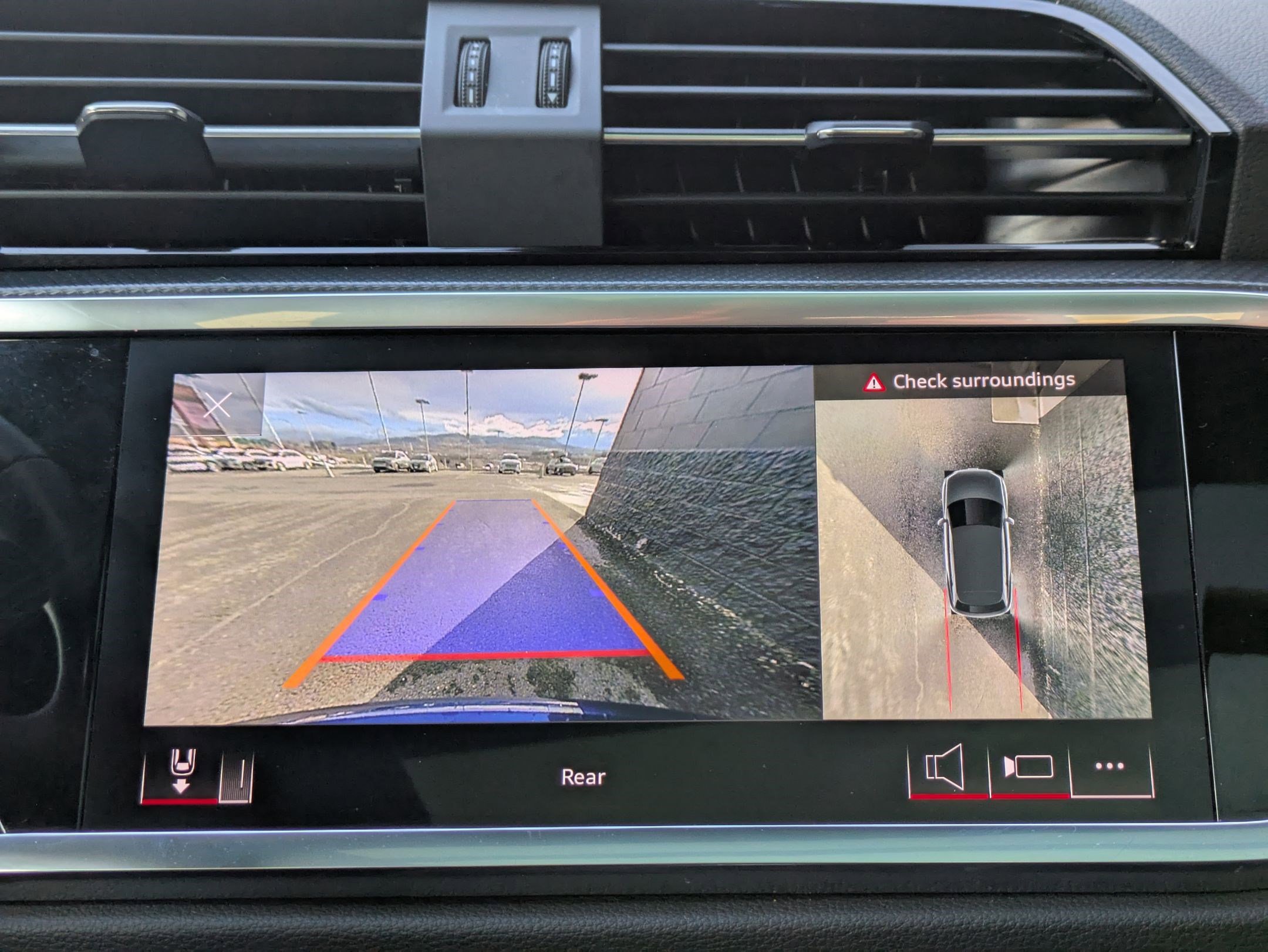 Used 2024 Audi Q3 2.0T Premium Plus w/ Premium Plus Package image 17