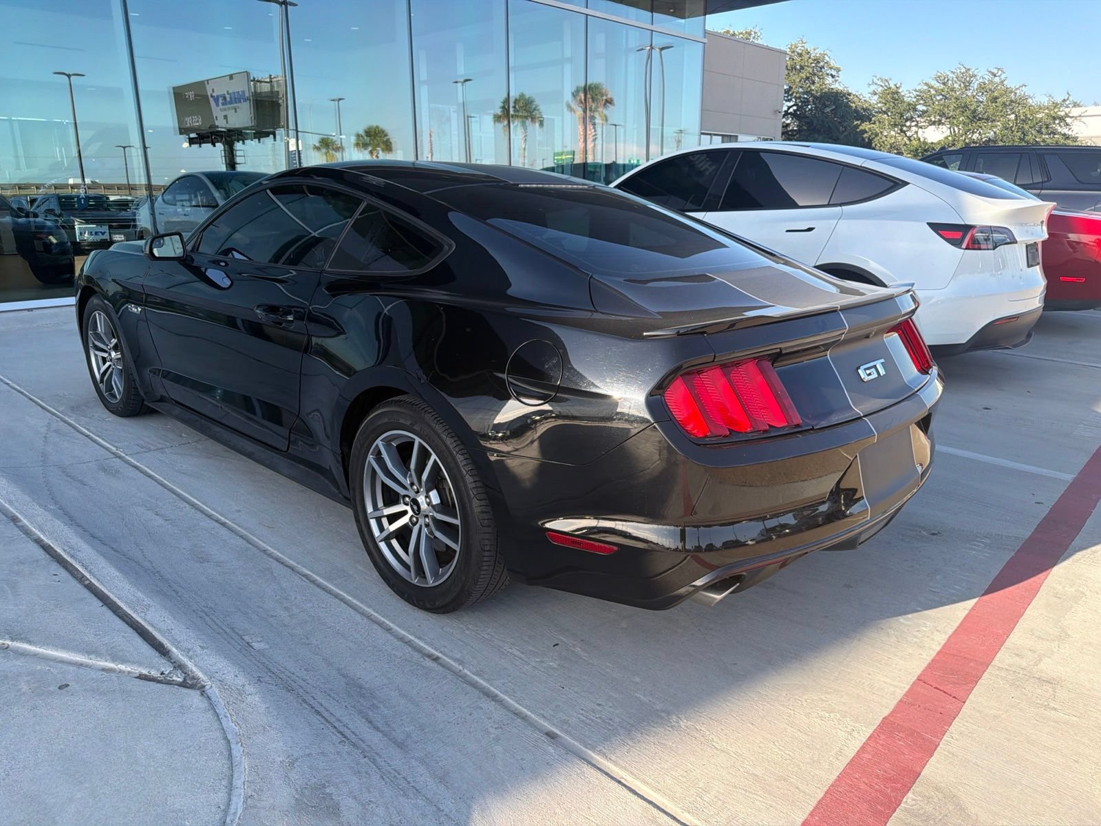 Used 2015 Ford Mustang GT RWD image 6