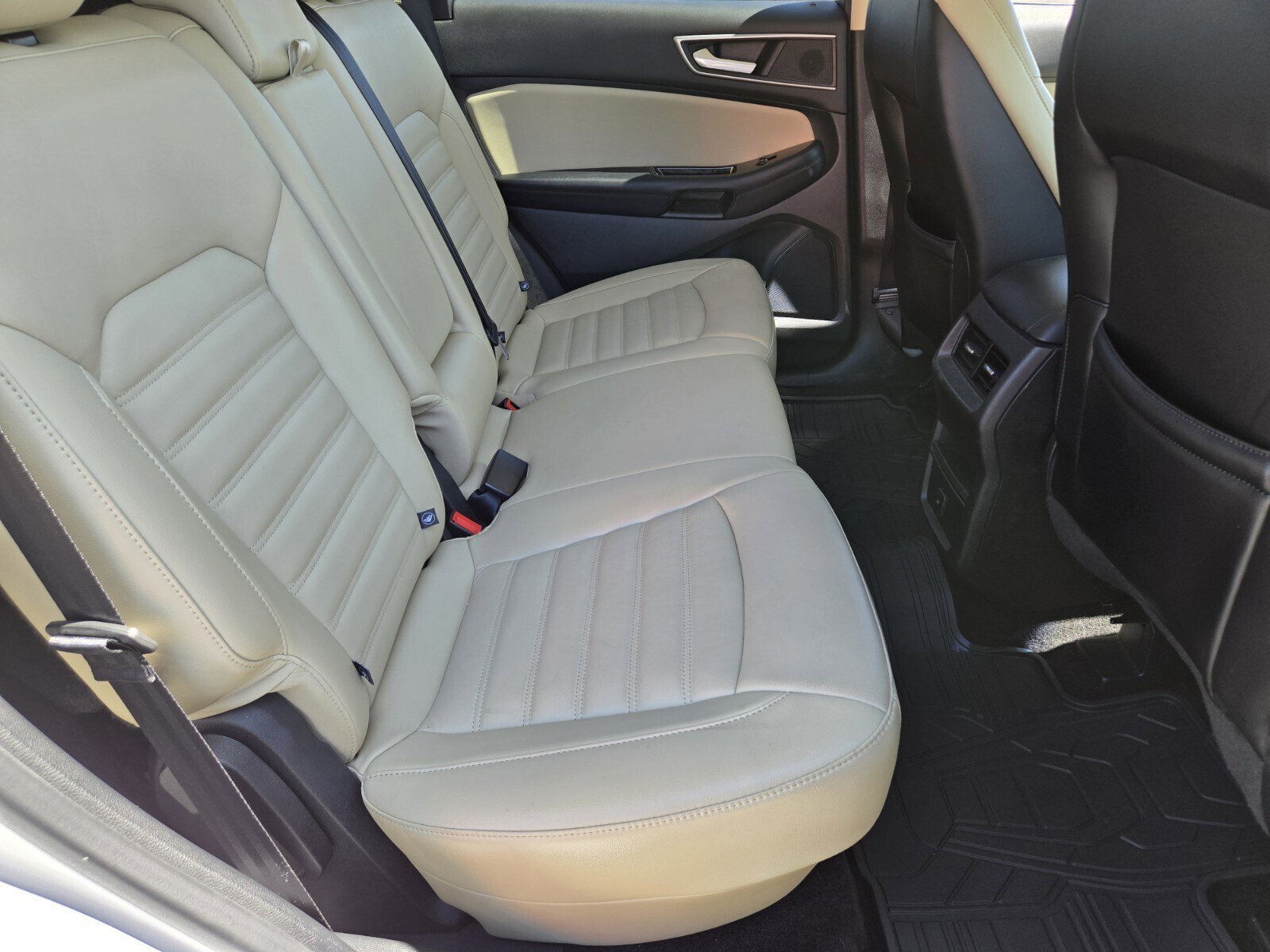 Used 2016 Ford Edge SEL w/ Equipment Group 201A AWD/4WD image 13