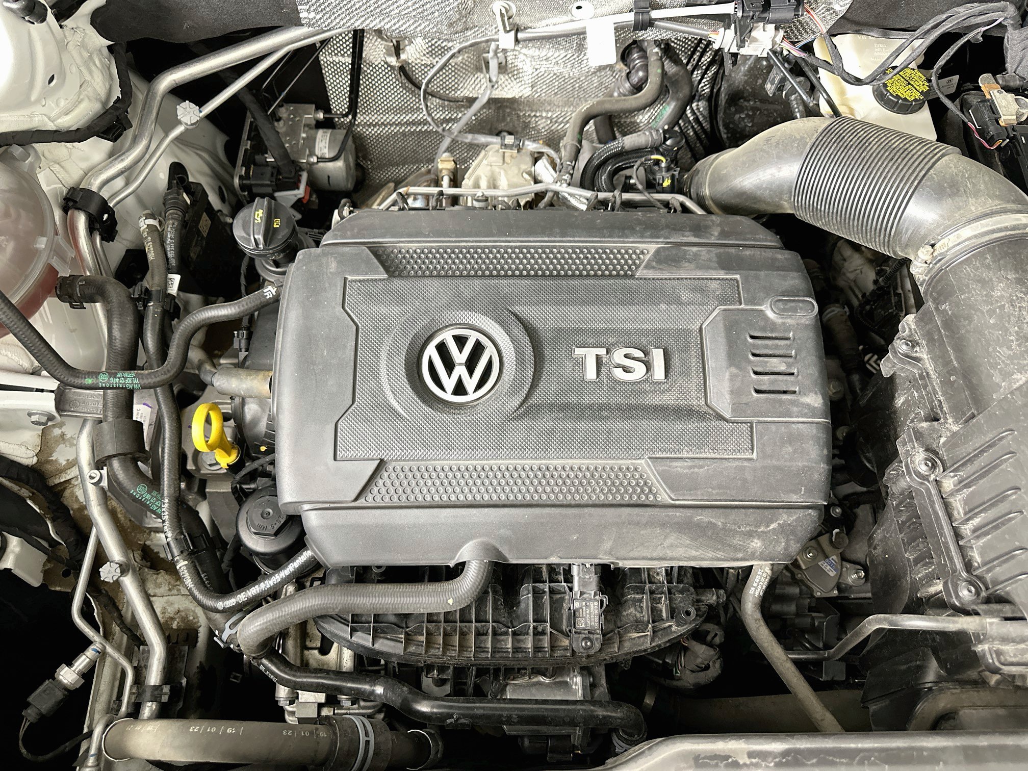 Used 2023 Volkswagen Atlas Cross Sport SE w/ Panoramic Sunroof Package FWD image 33
