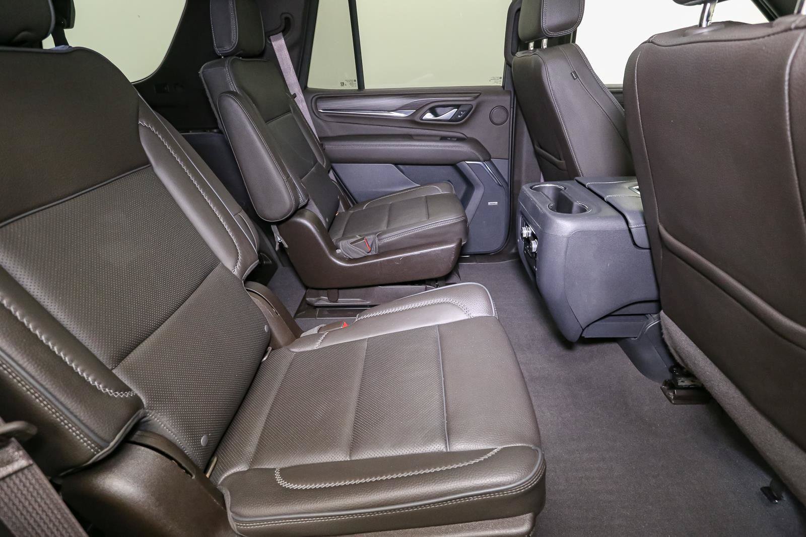 Used 2022 GMC Yukon Denali w/ Denali Premium Package AWD/4WD image 23