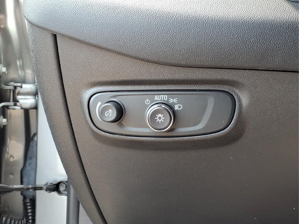 Used 2024 Chevrolet Equinox LS w/ LS Convenience Package FWD image 19