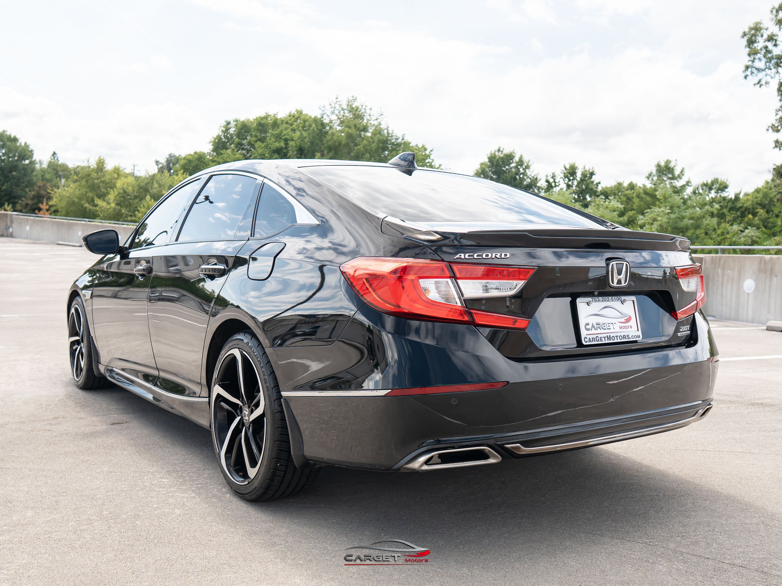 Used 2018 Honda Accord Touring image 5