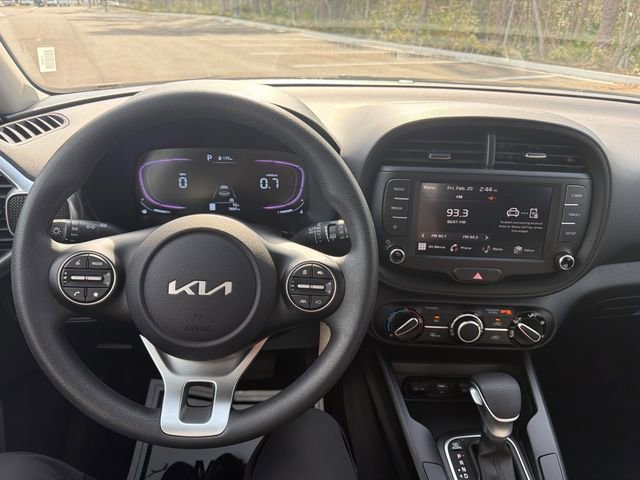 Used 2025 Kia Soul LX image 6