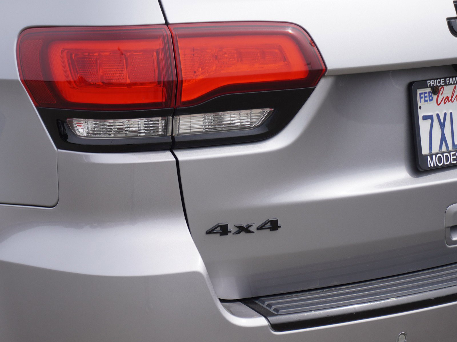 Used 2017 Jeep Grand Cherokee Altitude image 9