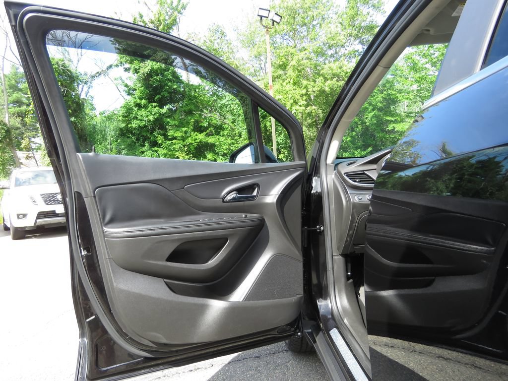 Used 2019 Buick Encore Sport Touring w/ Safety Package AWD/4WD image 9