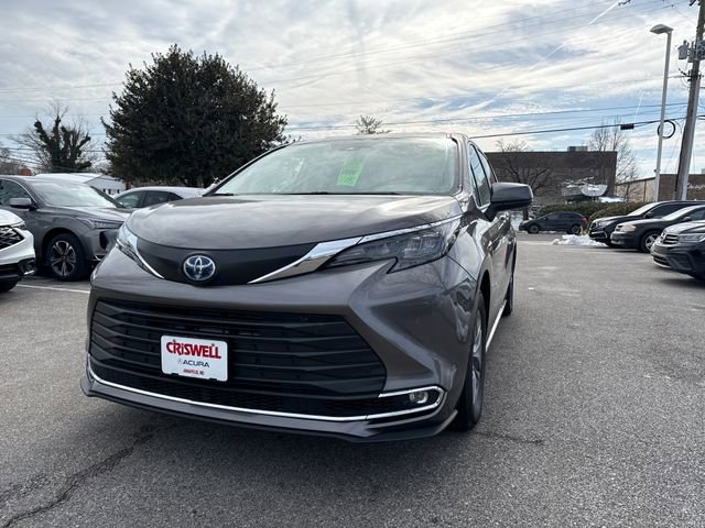 Used 2024 Toyota Sienna XLE 360° Tour