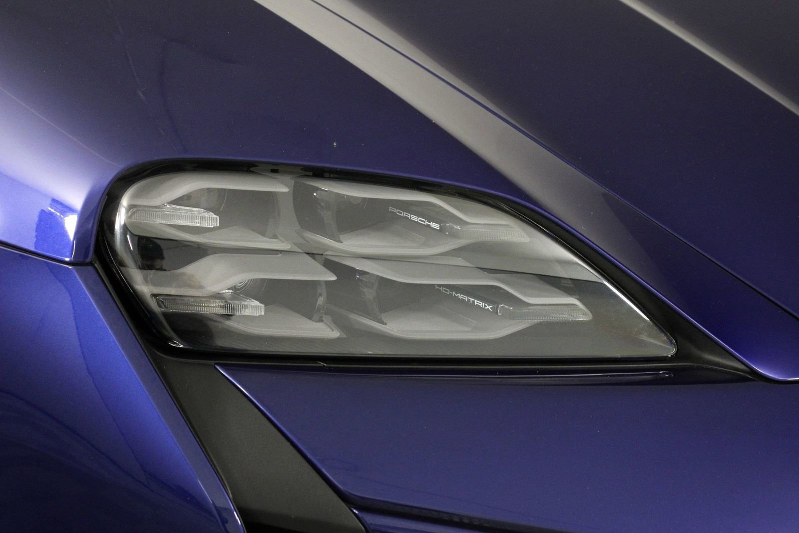 Certified 2025 Porsche Taycan Turbo image 27