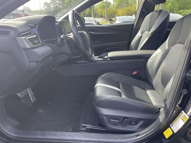 Used 2025 Toyota Camry SE image 11