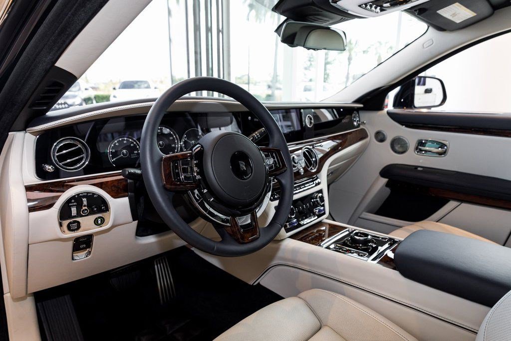 Used 2021 Rolls-Royce Ghost image 28