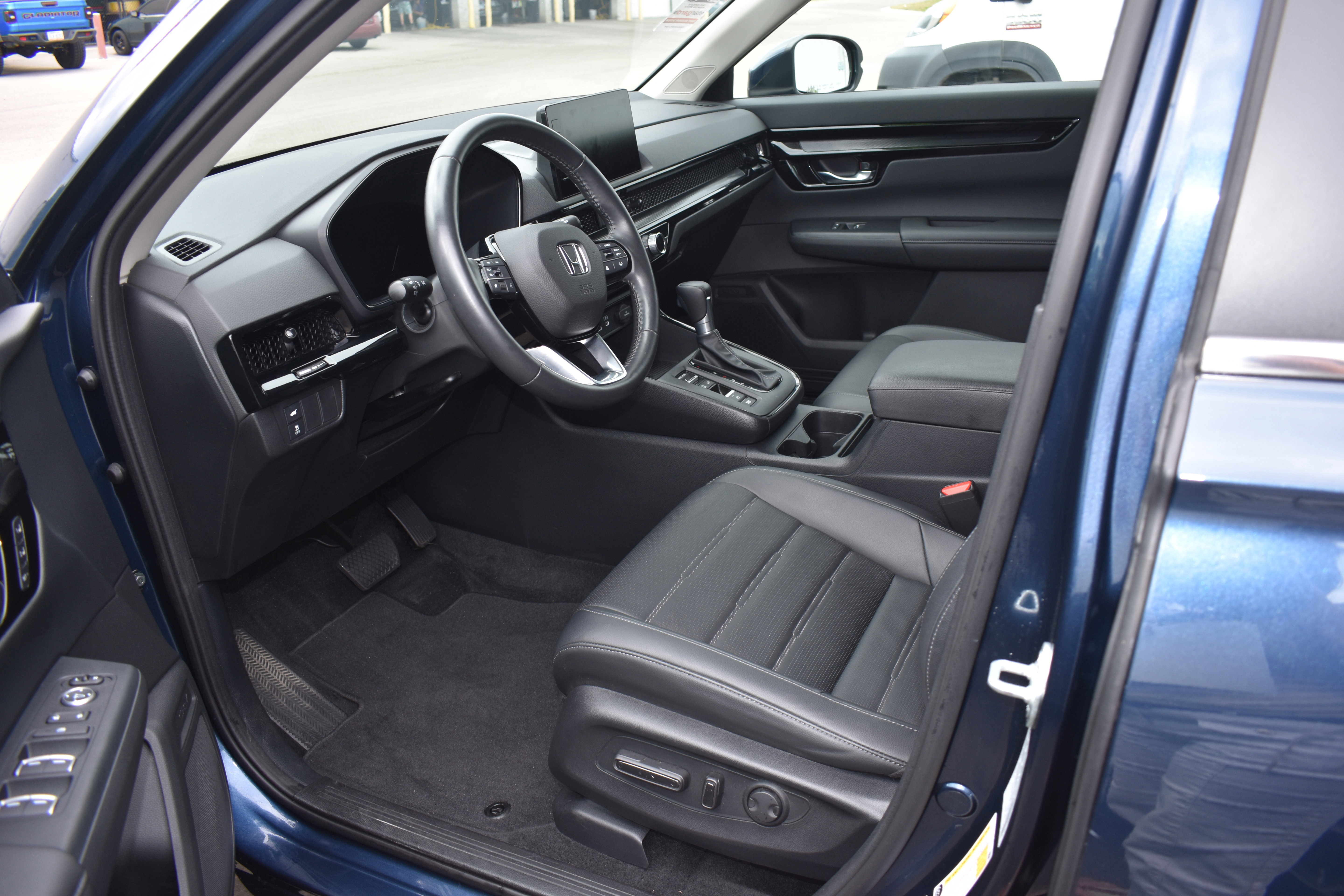 Used 2024 Honda CR-V EX-L image 12