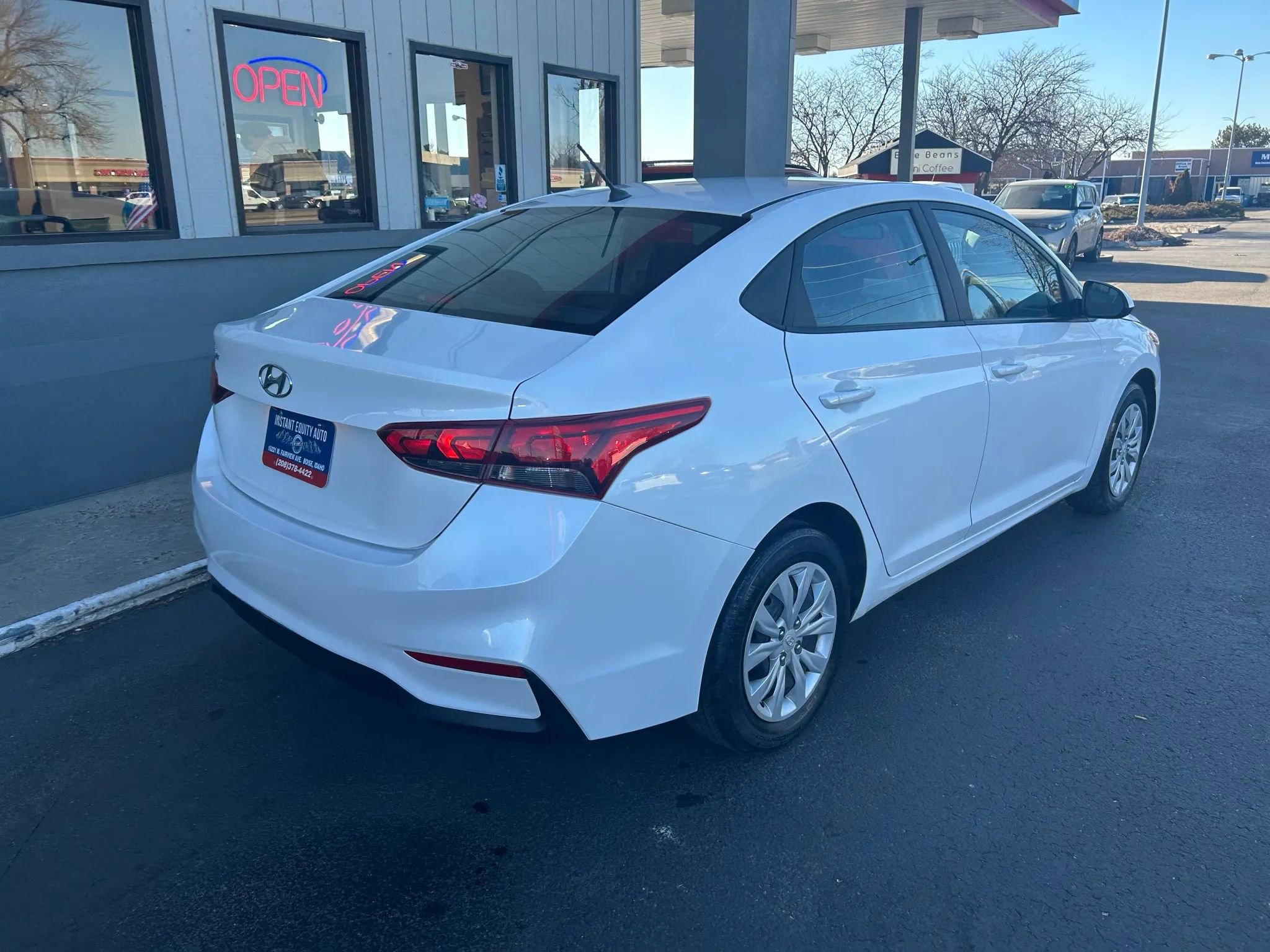 Used 2021 Hyundai Accent SE image 3