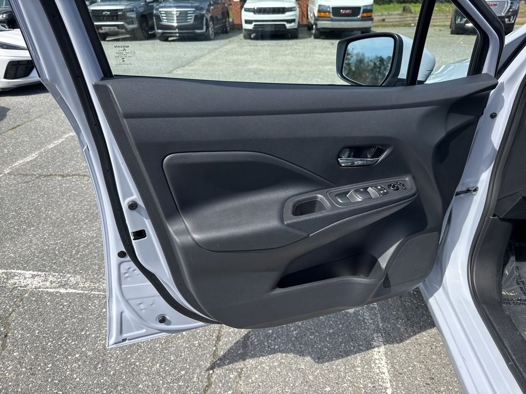 Used 2025 Nissan Versa SV FWD image 22