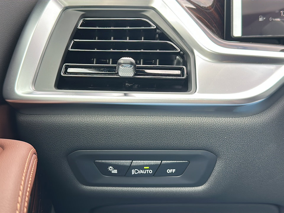 New 2026 BMW X5 xDrive40i w/ Climate Comfort Package image 26