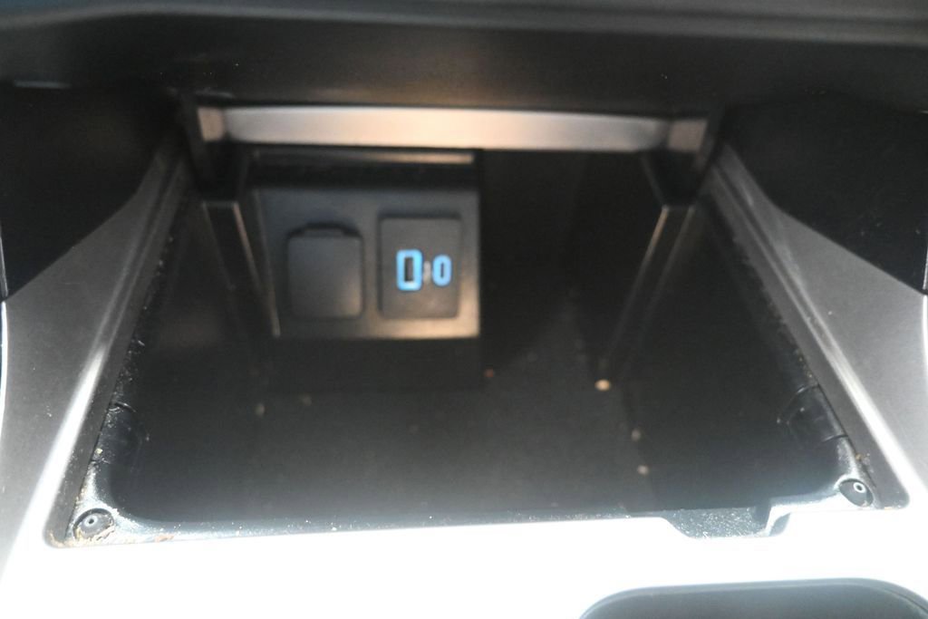 Used 2021 Ford Explorer XLT w/ Equipment Group 202A RWD image 28