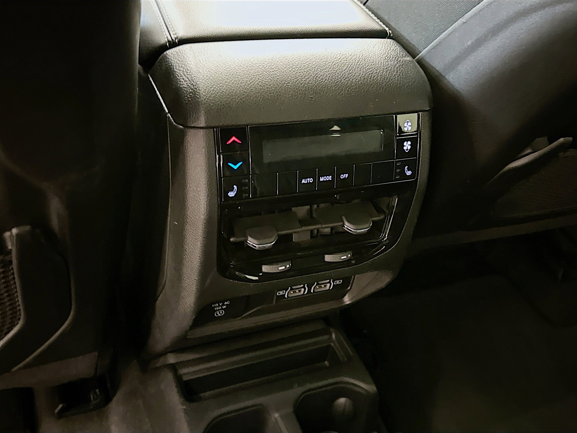 Used 2024 Jeep Grand Cherokee L Limited w/ Luxury Tech Group II image 29