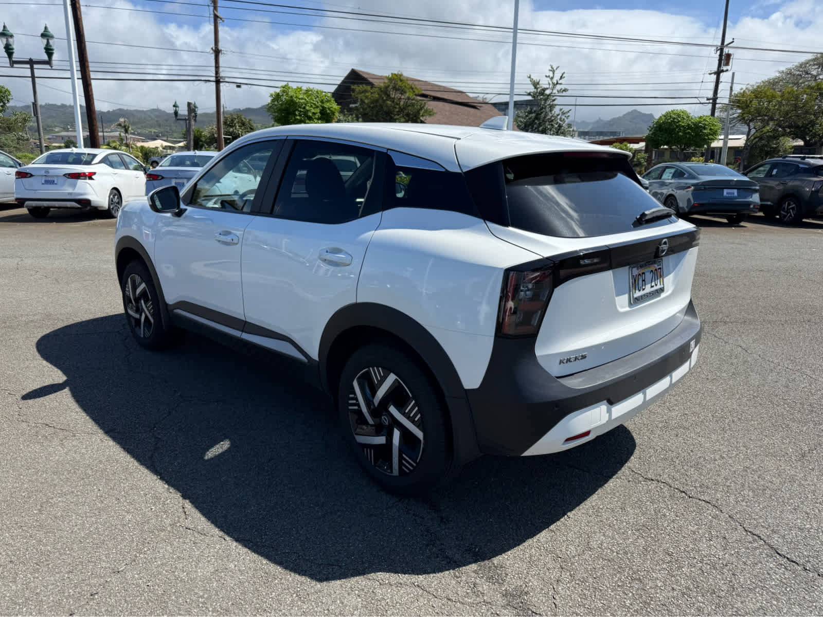 Used 2025 Nissan Kicks SV image 4