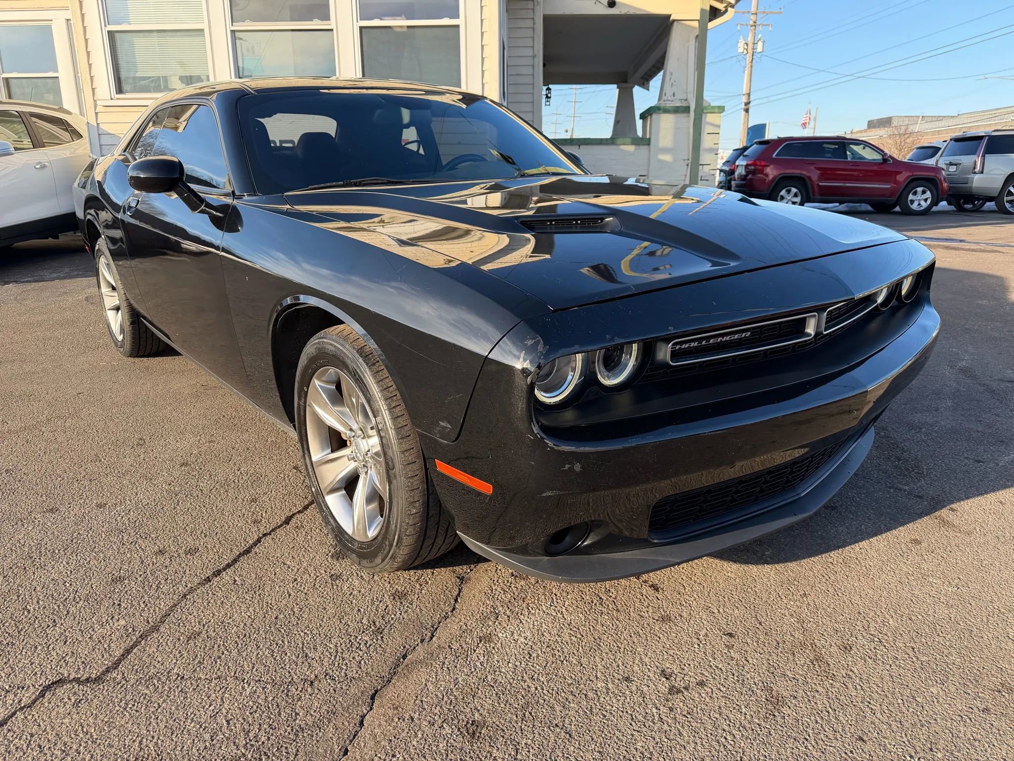 Used 2016 Dodge Challenger SXT image 5
