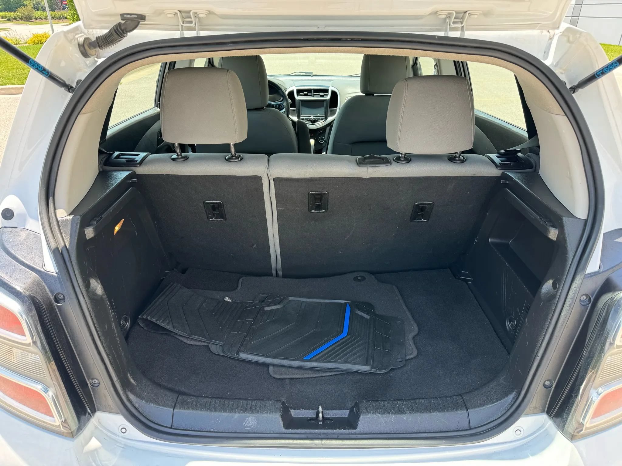 Used 2017 Chevrolet Sonic LT FWD image 17