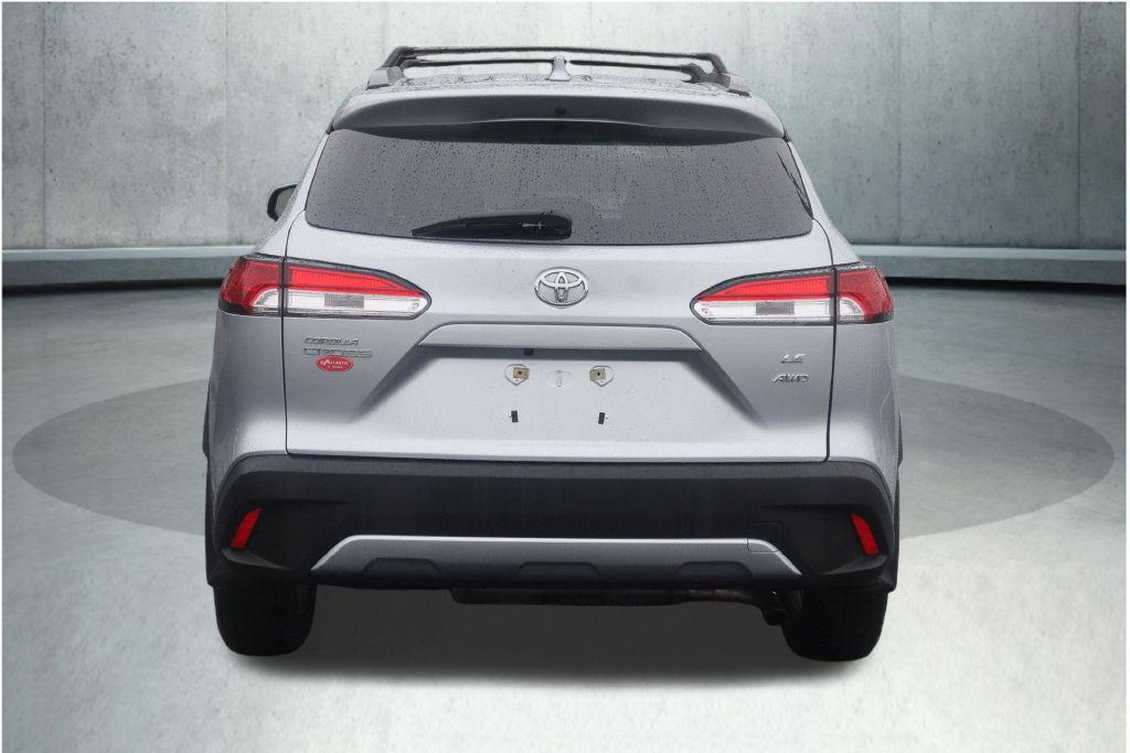 Used 2023 Toyota Corolla Cross LE w/ Moonroof Package AWD/4WD image 15