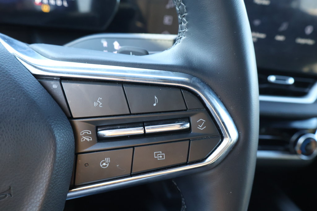 Used 2026 Chevrolet Equinox LT FWD image 18
