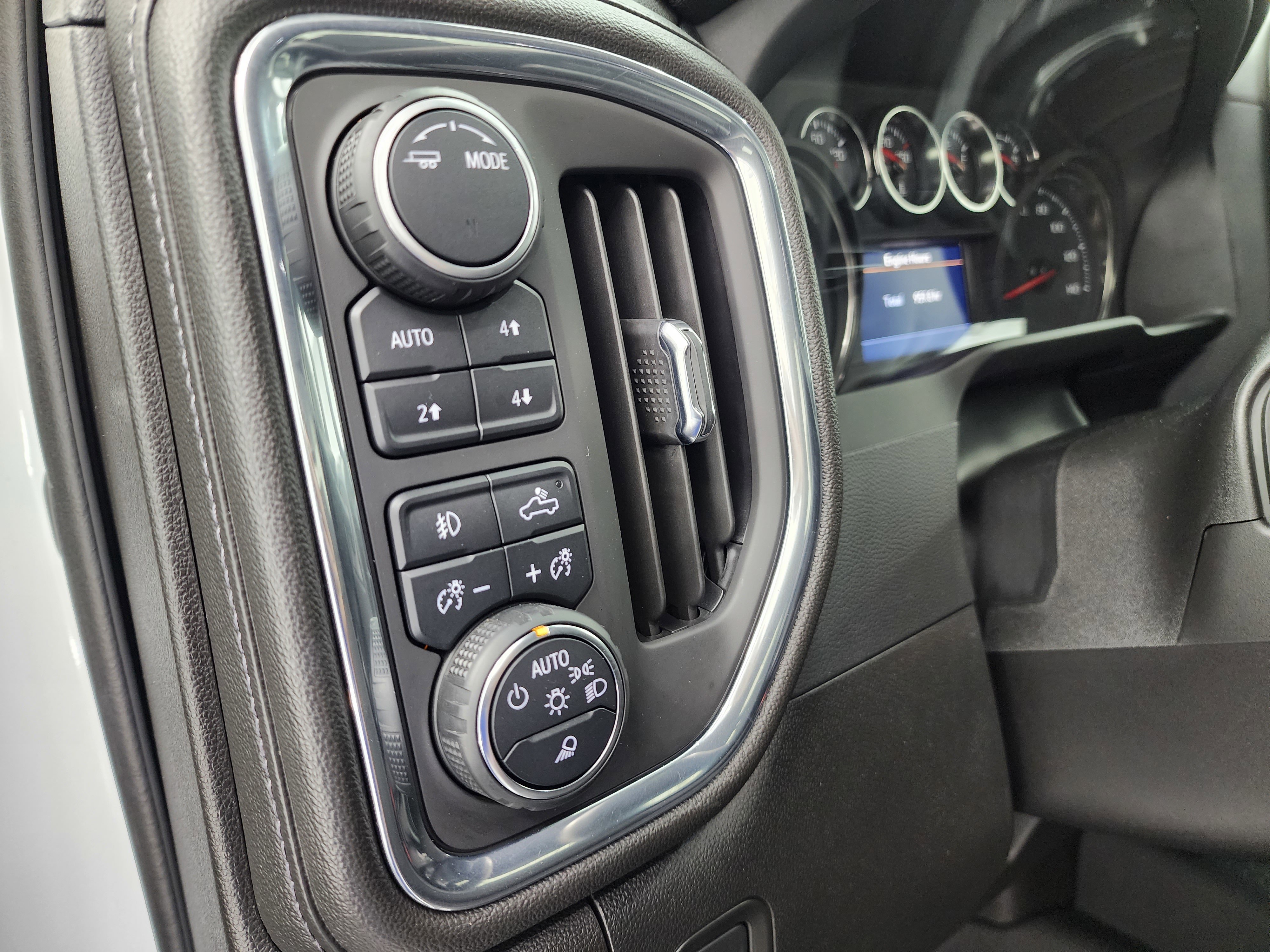 Used 2022 Chevrolet Silverado 2500 LTZ w/ Safety Package image 41