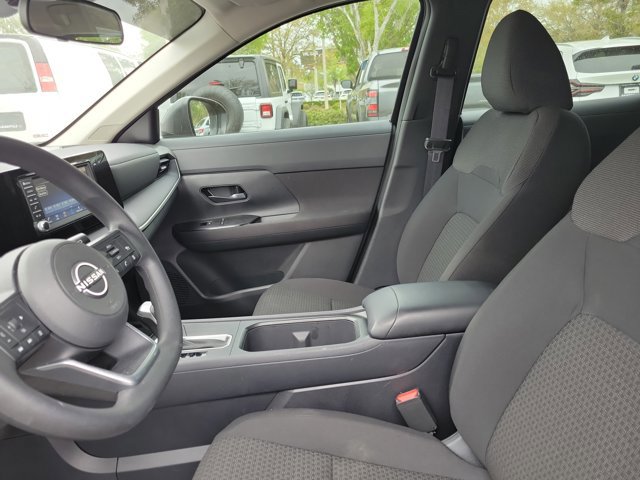 Used 2025 Nissan Kicks S image 18