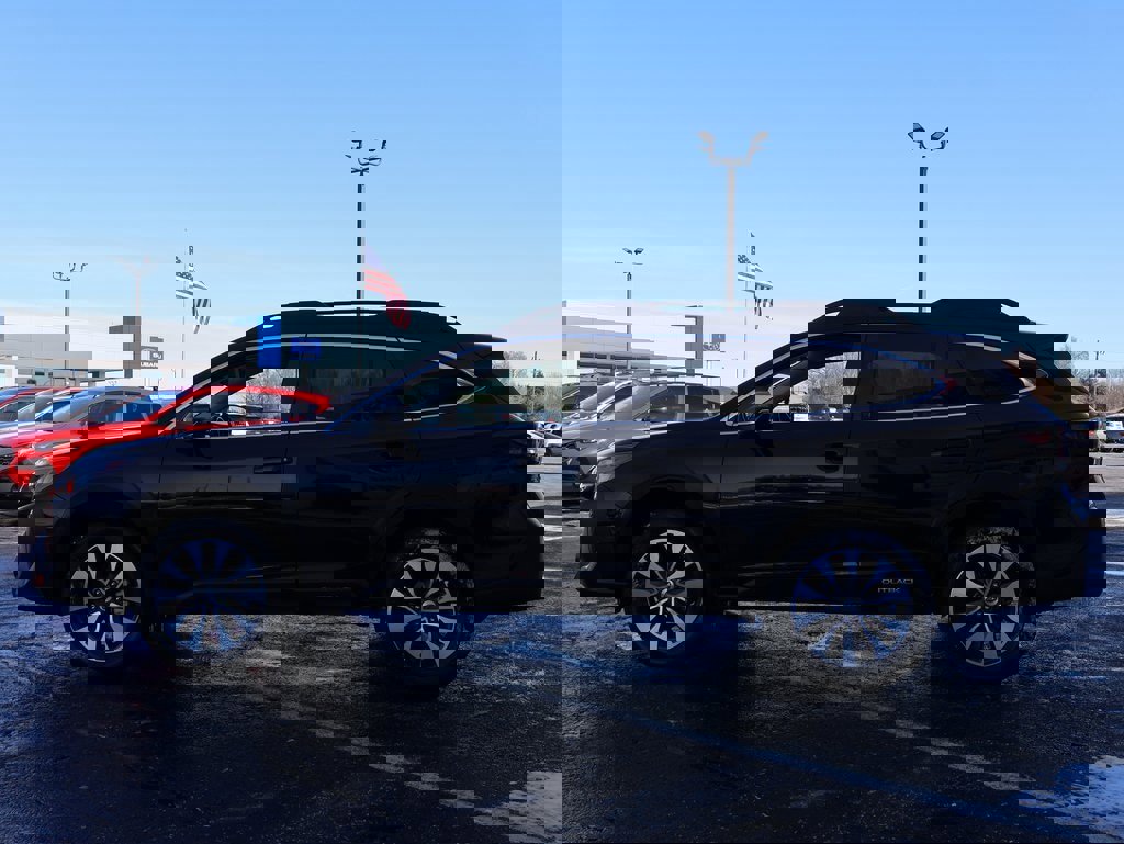 Used 2023 Subaru Outback Limited image 3