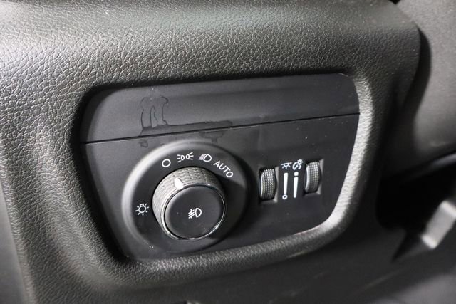 Used 2023 Jeep Grand Cherokee Limited w/ Black Appearance Package image 23