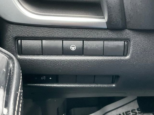 Used 2022 Nissan Rogue SV image 7