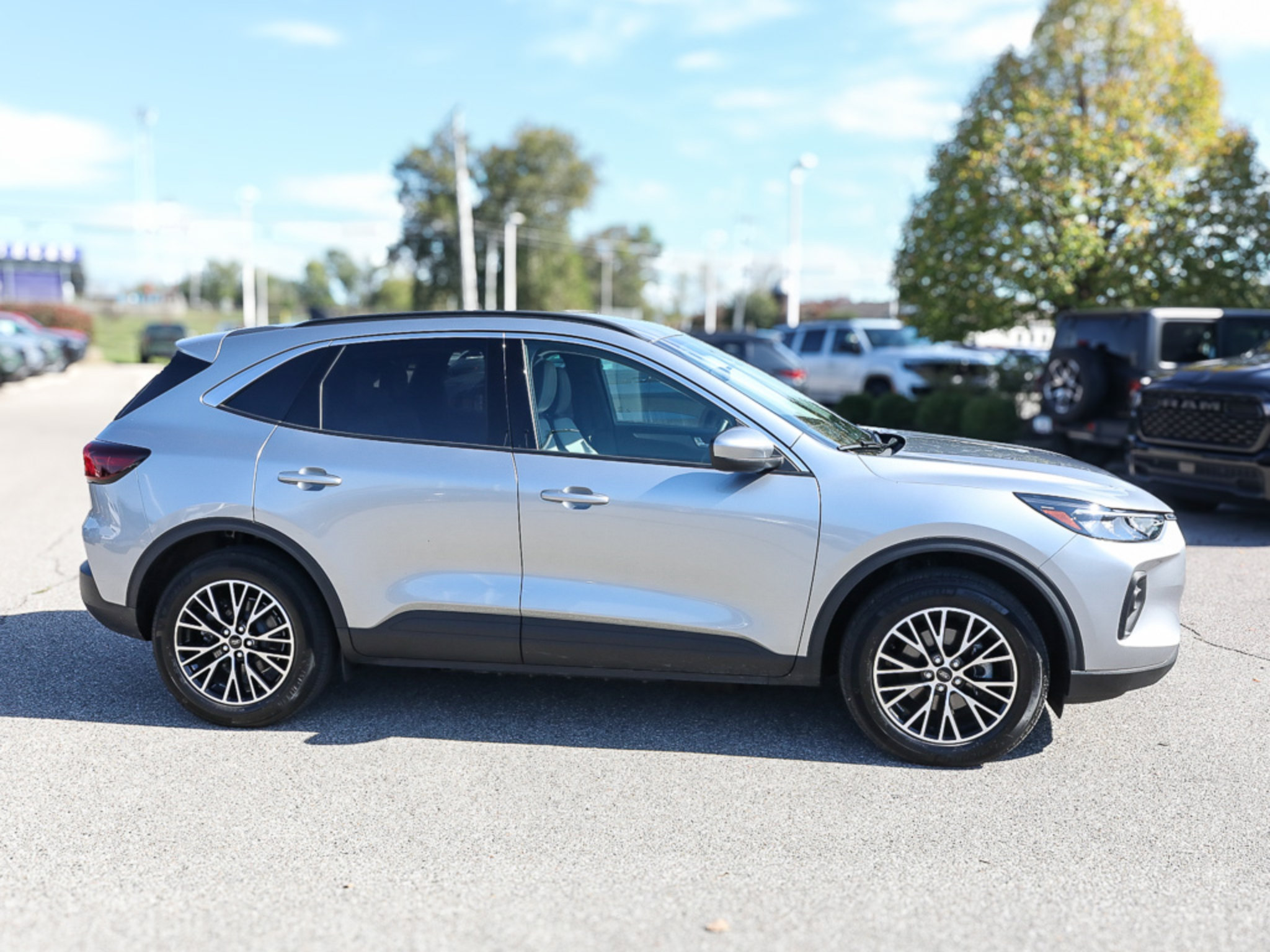 Used 2024 Ford Escape SE FWD image 8