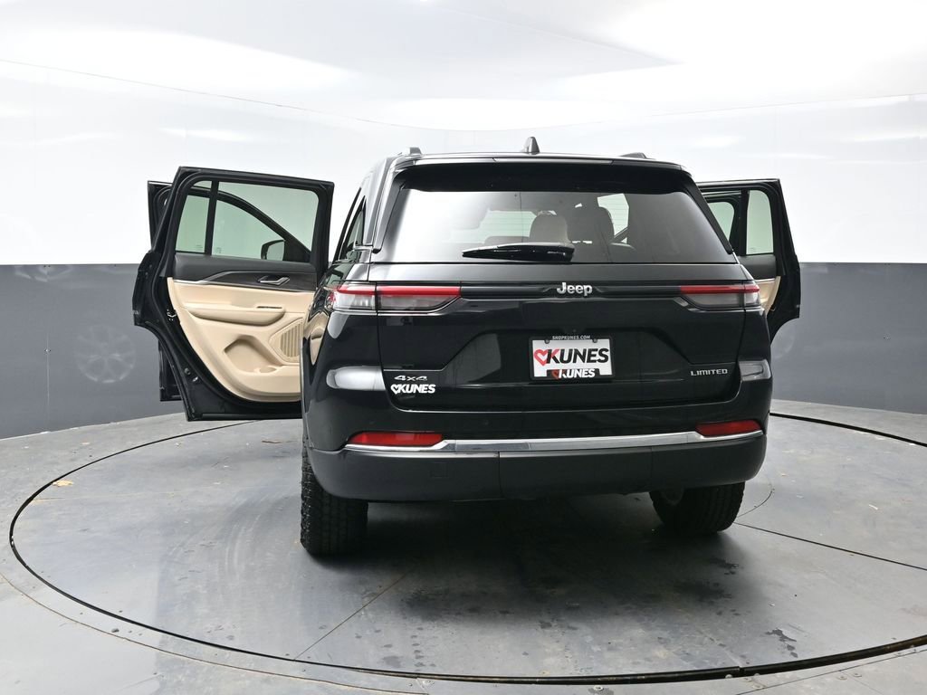 Used 2023 Jeep Grand Cherokee Limited AWD/4WD image 59