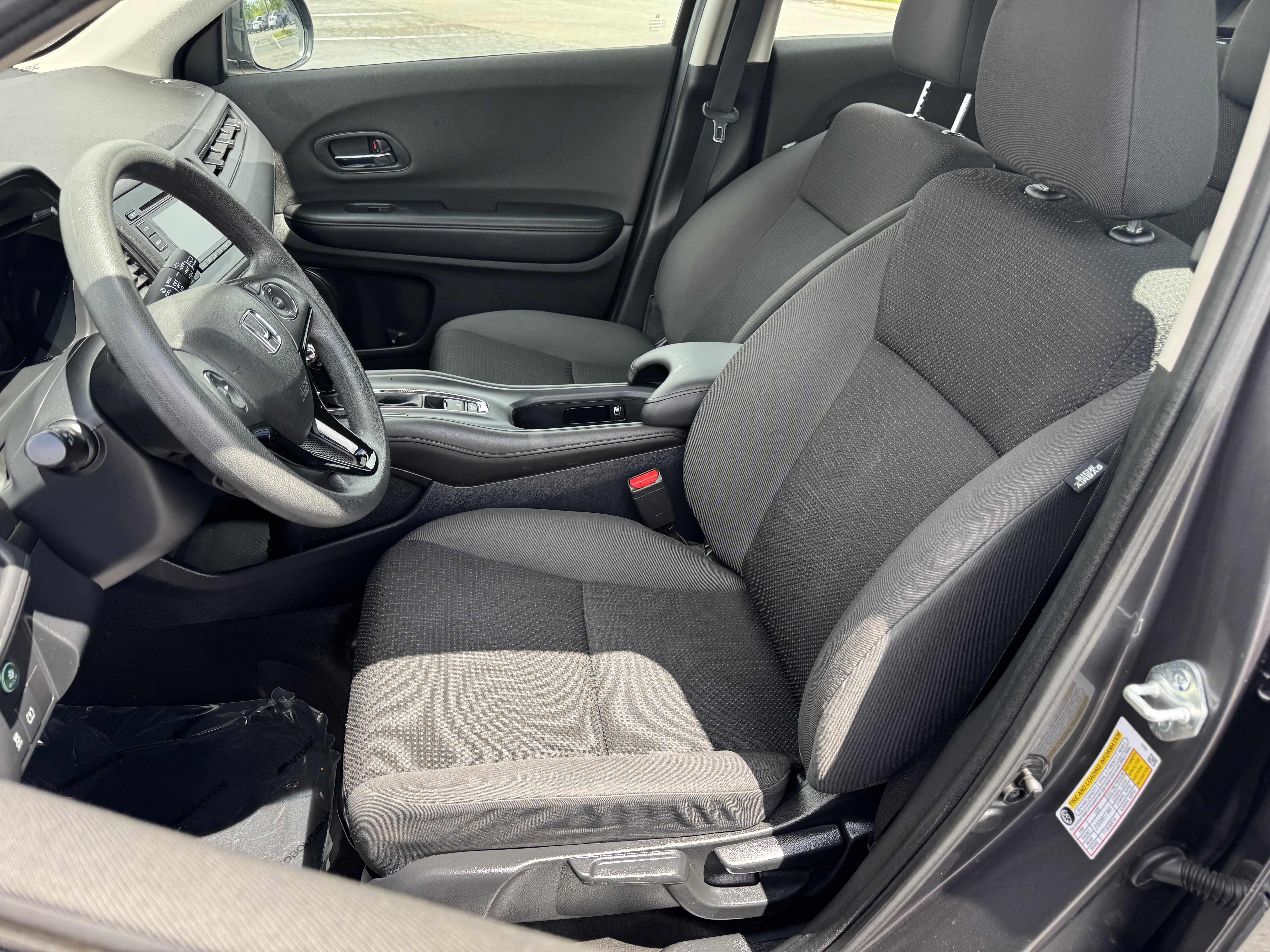 Used 2022 Honda HR-V LX image 8