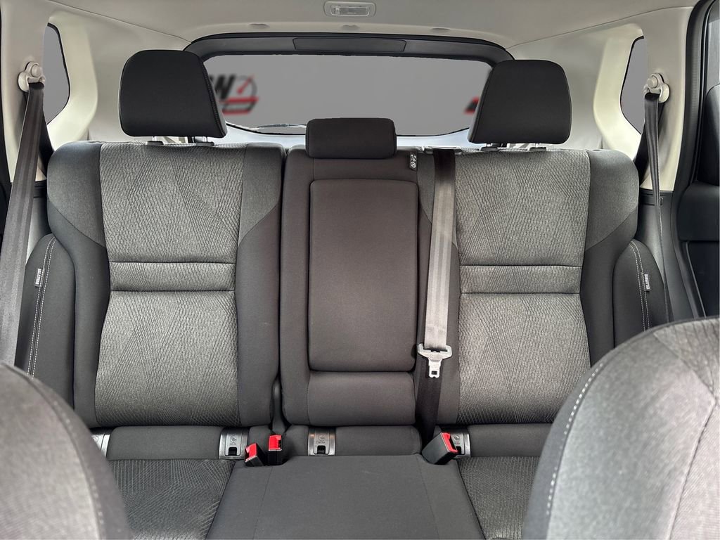 Used 2025 Nissan Rogue SV image 19