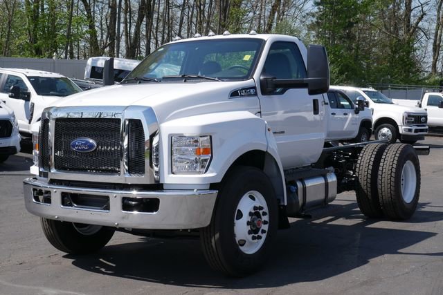 New 2027 Ford F750 2WD Regular Cab Super Duty image 4