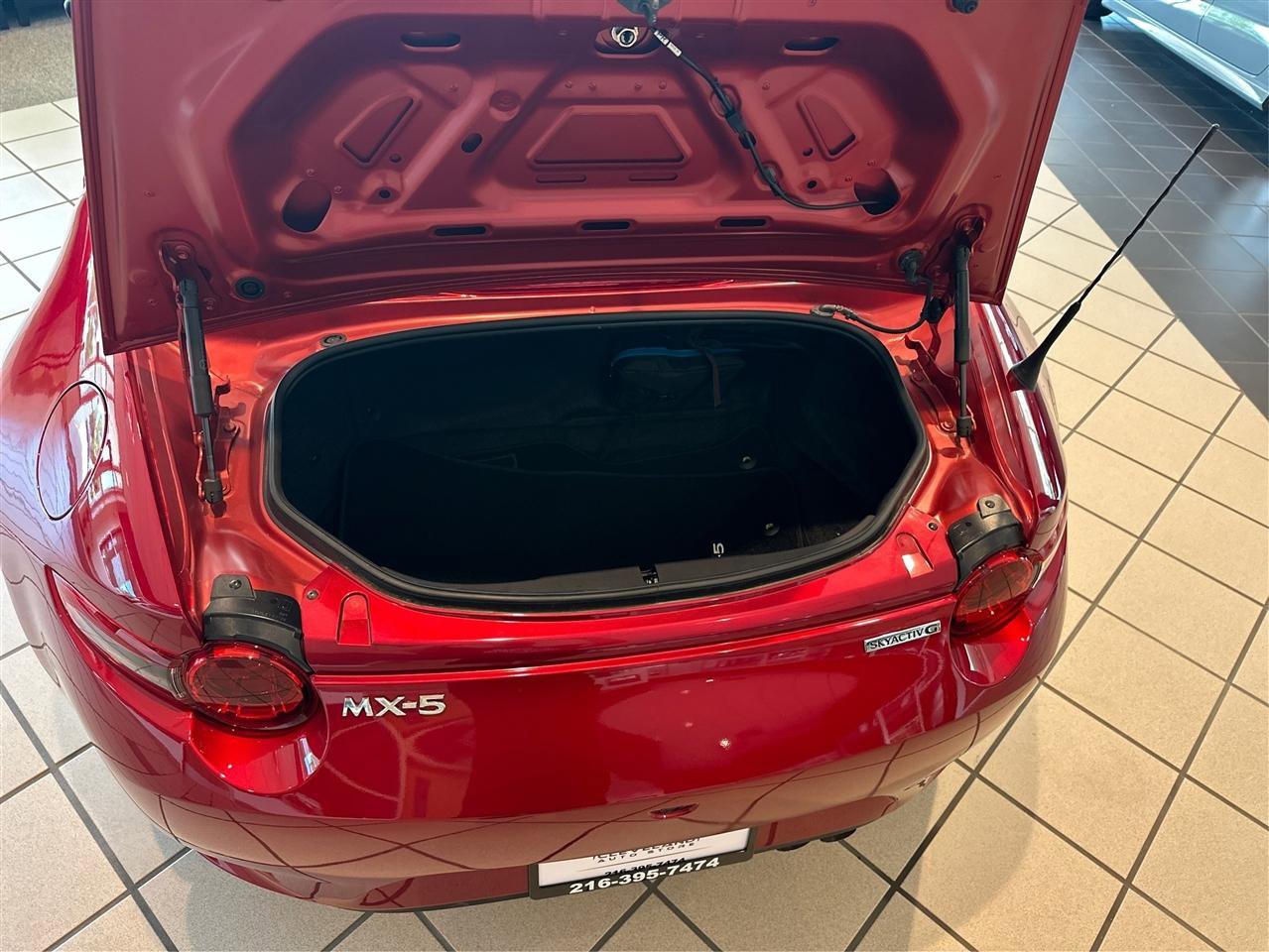 Used 2022 MAZDA MX-5 Miata Grand Touring RWD image 12