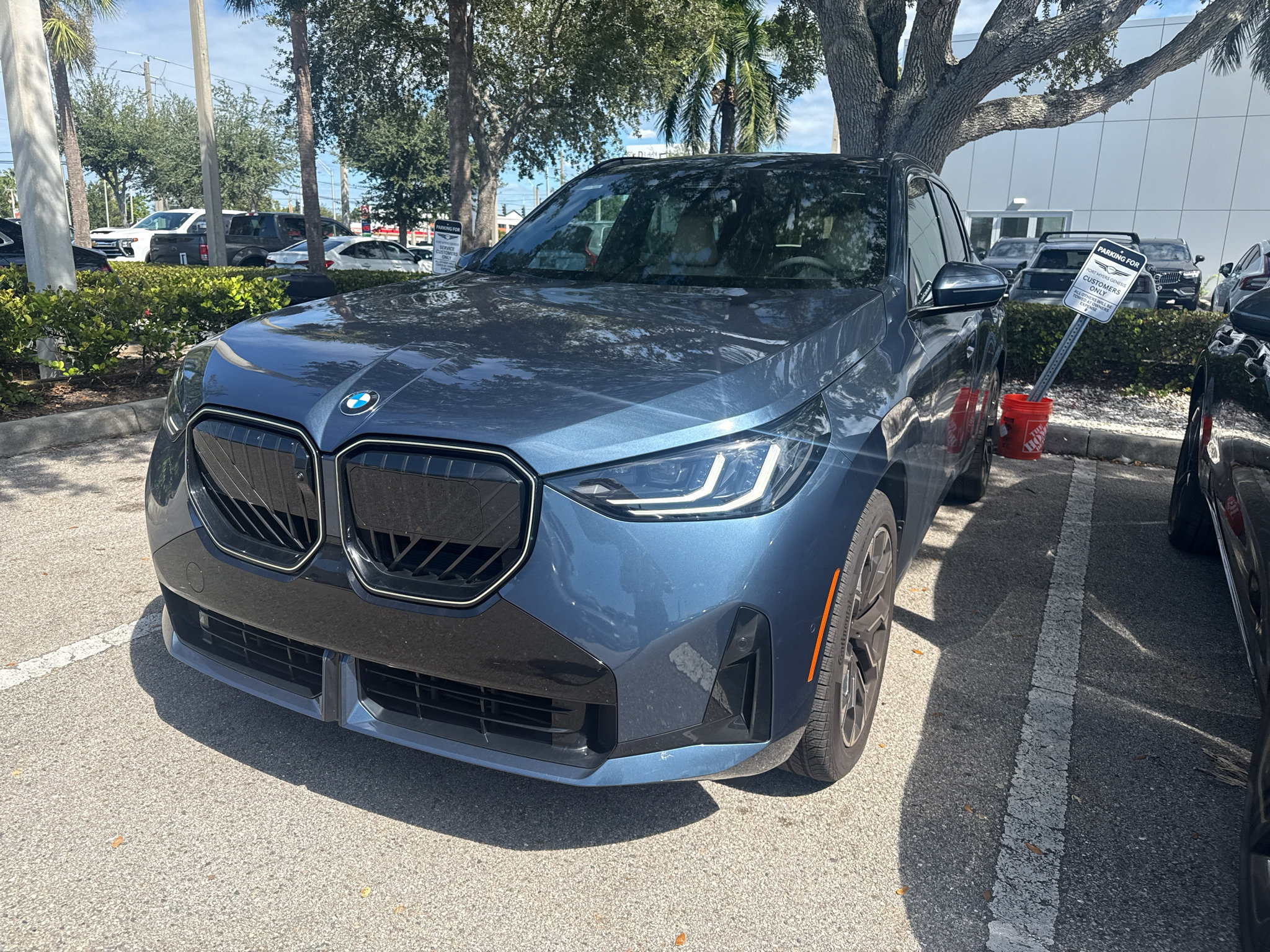 Used 2025 BMW X3 xDrive30i w/ Premium Package AWD/4WD image 2