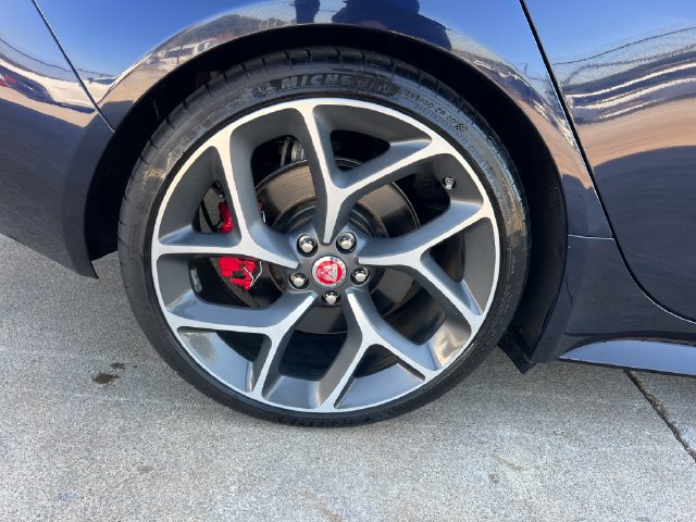 Used 2019 Jaguar XE S RWD image 34